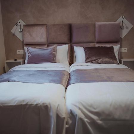 Hotel Onyx Expo Брюссель Экстерьер фото