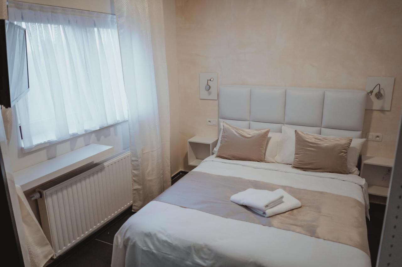 Hotel Onyx Expo Брюссель Экстерьер фото